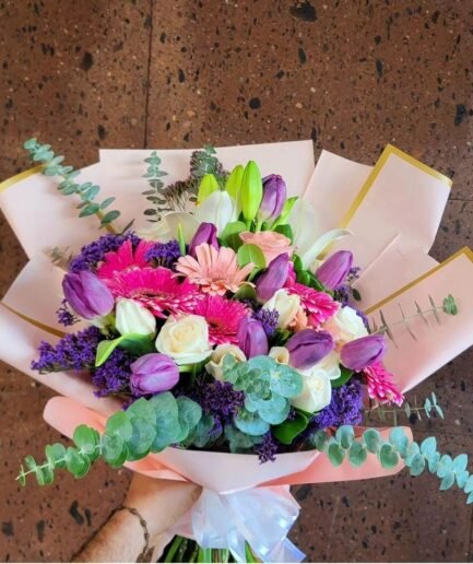 Ramo tulipanes, gerberas, rosas y lilis