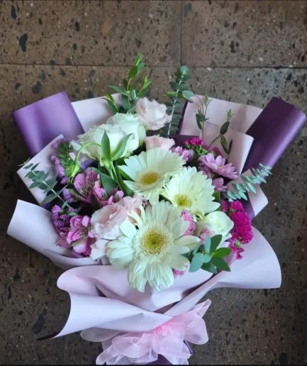 Ramo rosas, lisianthus y gerberas