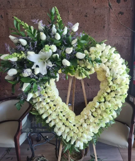 Corona corazón 150 rosas – Florería Paola