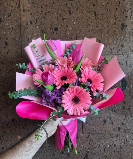 Ramo 6 gerberas y 3 tulipanes – Florería Paola